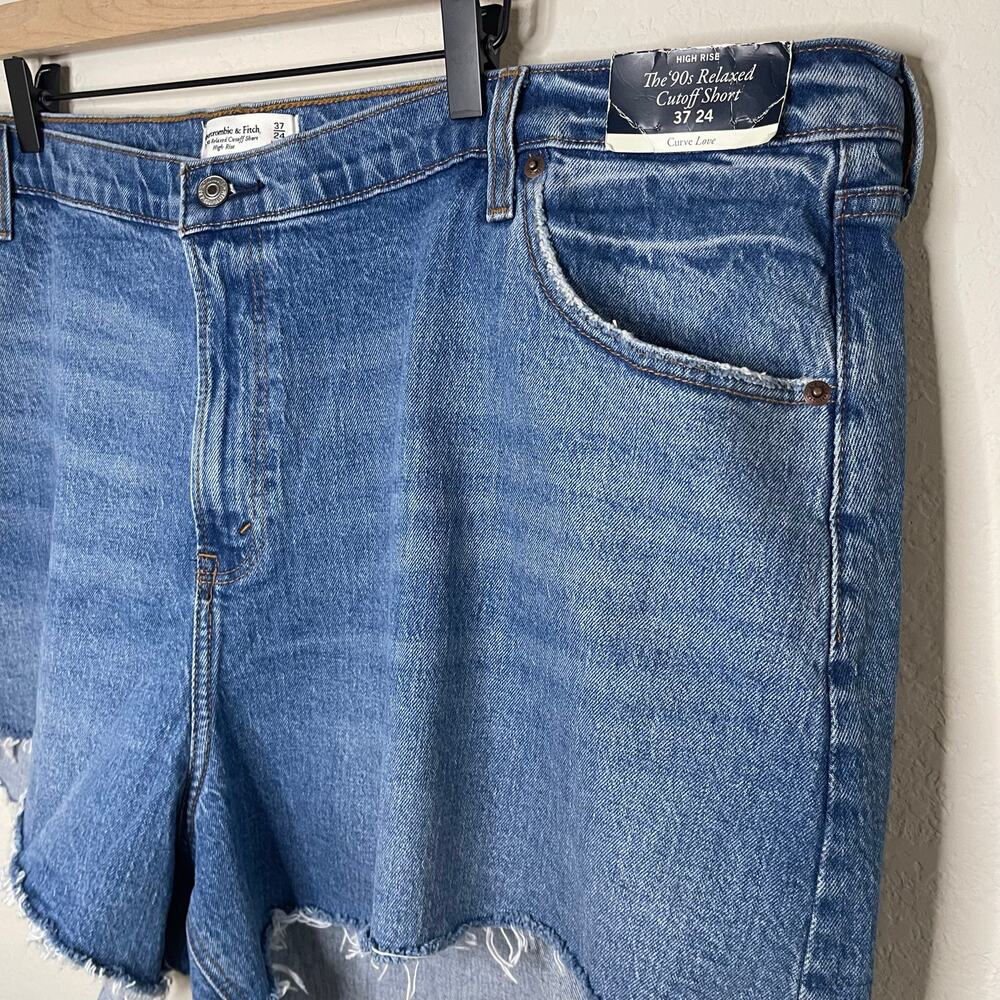Abercrombie The 90s Relaxed Cutoff Short High Rise Curve Love NEW - Size 37/24 - Picture 2 of 5
